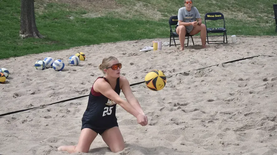 Catawba edges Wildcats 3-2 in beach volleyball finale