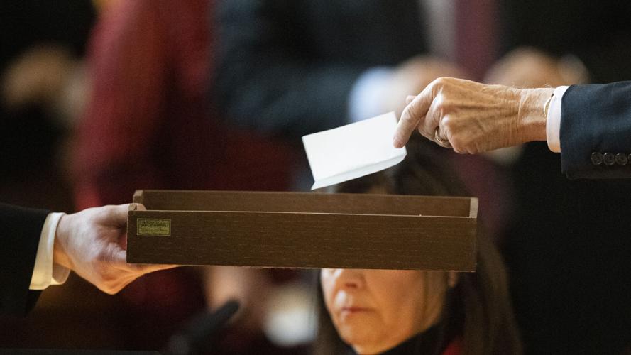 Legislature first day, 1.4