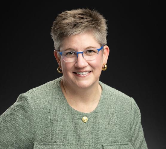 Becky Hoch headshot