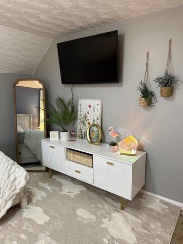 special room reveal_the room 5.jpg