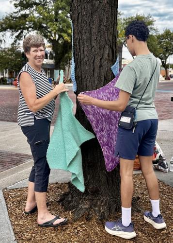 yarn-bombing - p5 - crafty crocheting