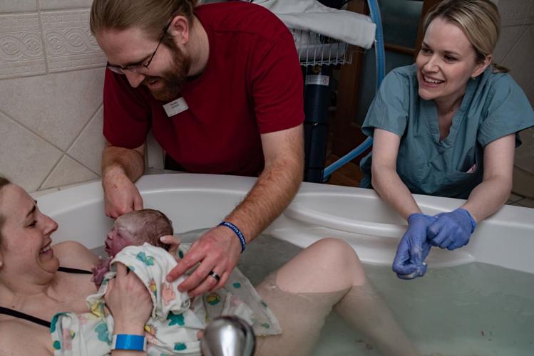 COPYRIGHT RESTRICTED FFP—Midwife