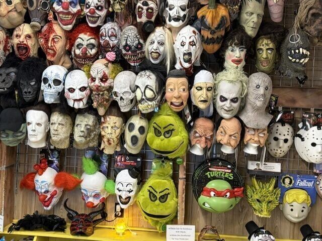 stagecoach scare - p1 - wall of masks