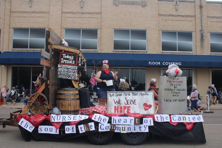 Nebraskaland Days on Parade: Cool, gray, but no rain