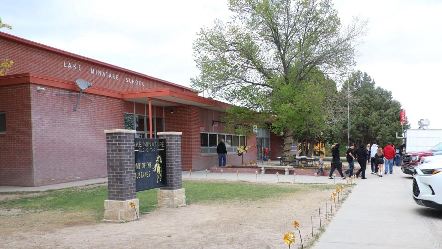 Lake Minatare Elementary celebrates last days with family, community