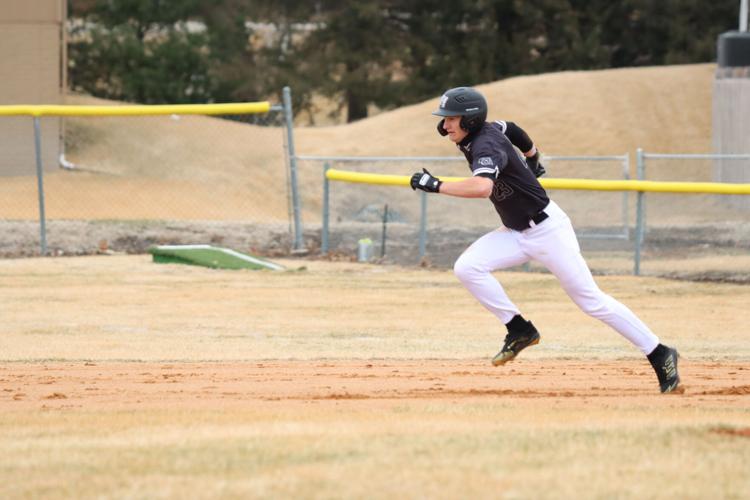 Peterson steal 2b.JPG