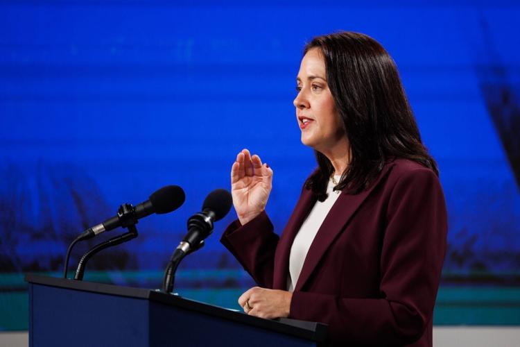 101126-owh-new-cd2debate1-nf-03