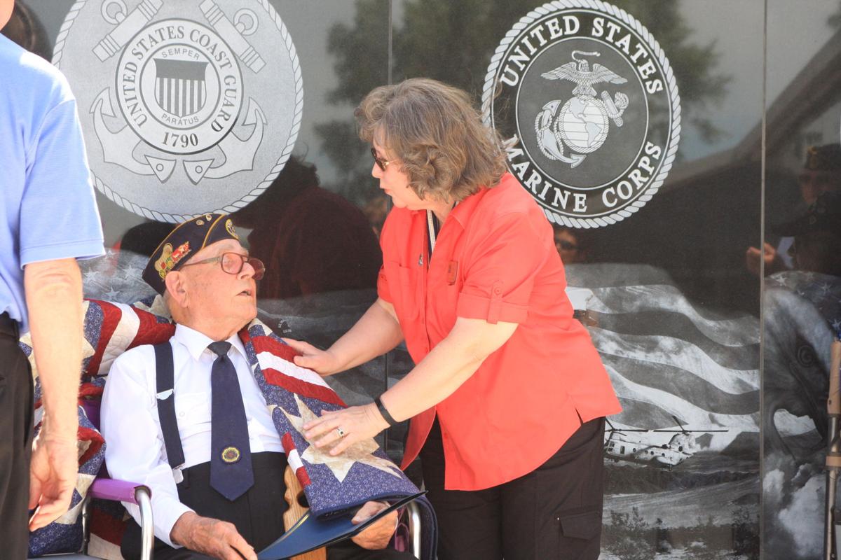 TePoel receives quilt from Valor Foundation