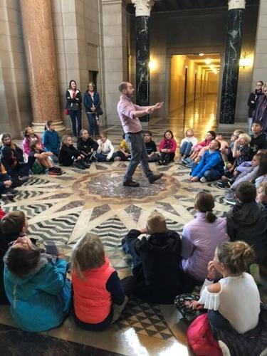 State Capitol: Cloaseup