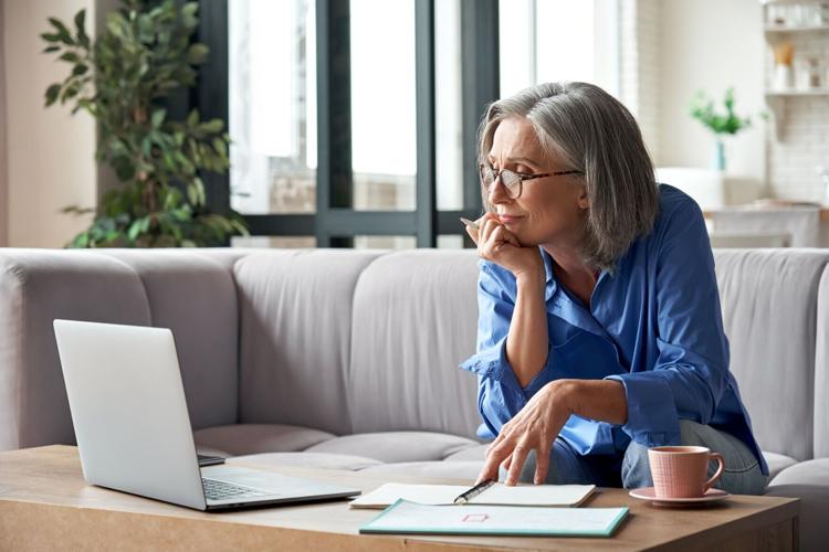Women tend to look at retirement as a time of renewal and an opportunity to create new identities, while men look at it as a release from stress and responsibilities.