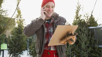 How to find a seasonal holiday gig