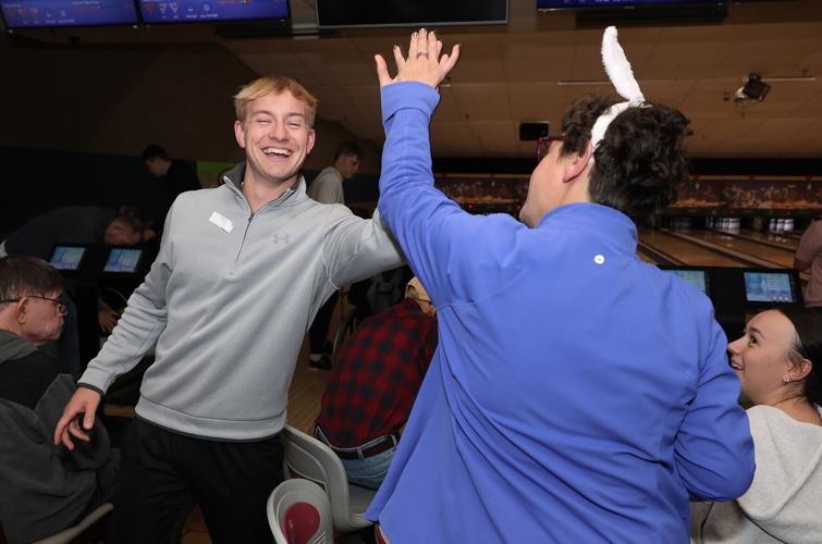 buddy-bowling- p1 - high five