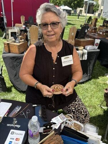 art-in-park- p3 - pine needle art
