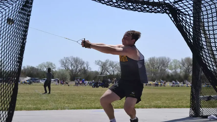 Schultz sets new pole vault school record, Ninete hits NCAA provisional mark with weight throw win at Loper Invite
