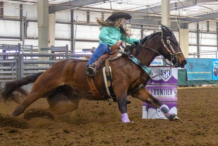 Barrel racer /COPYRIGHT RESTRICTED