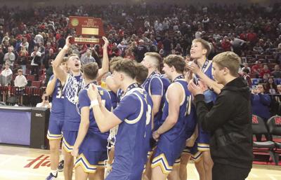 A perfect dozen: Wahoo knocks off Auburn for 12th state title