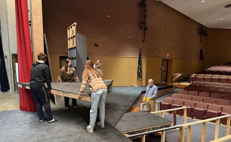 Behind the curtain: Scottsbluff junior manages backstage for Scottsbluff musical