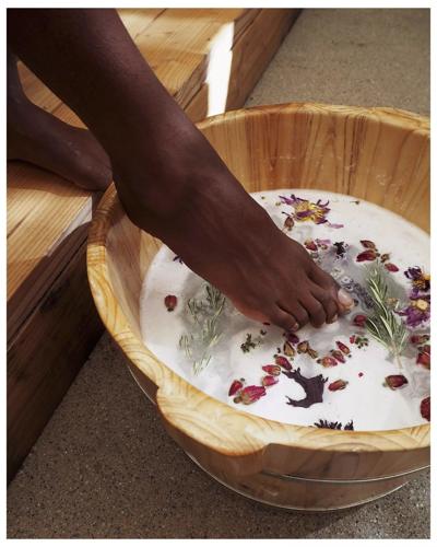 LIFE-GIFTGUIDE-SELFCARE-1-MCT.