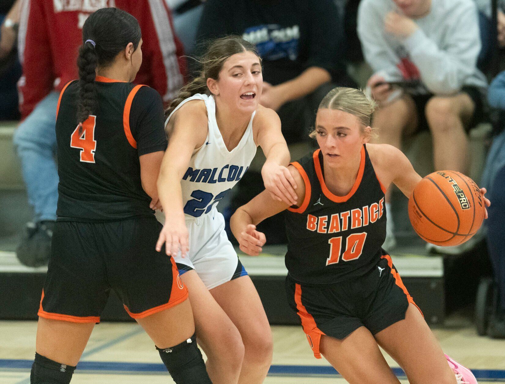 Beatrice defense stymies Malcolm s Dolliver as Lady Orange improve