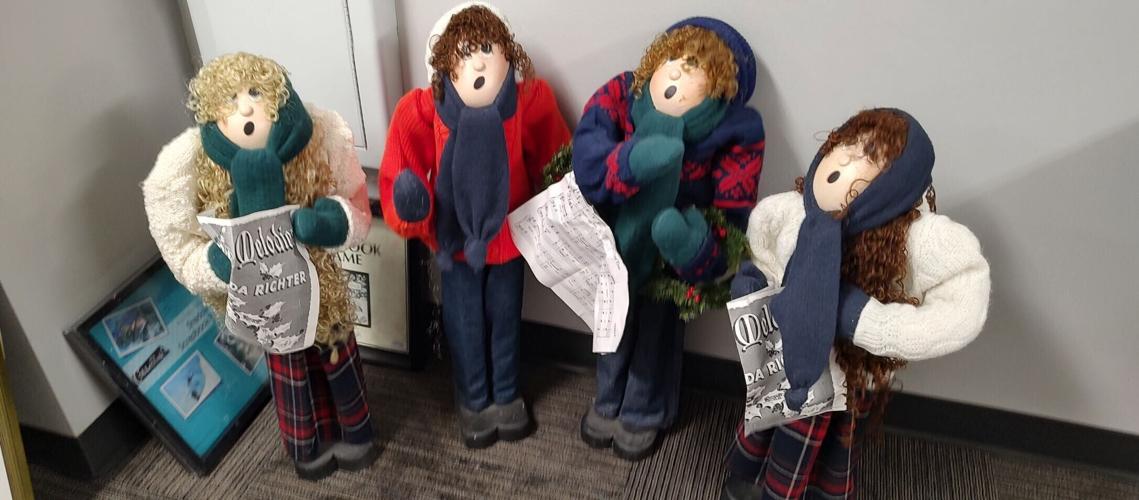 Christmas caroler decor