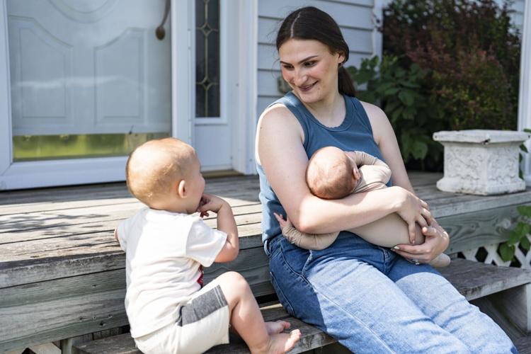 COPYRIGHT RESTRICTED FFP—Midwife