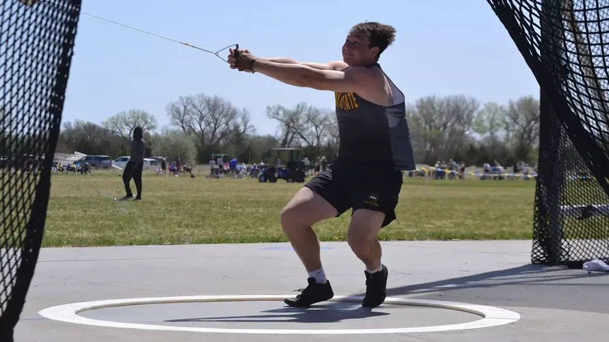 Schultz sets new pole vault school record, Ninete hits NCAA provisional mark with weight throw win at Loper Invite