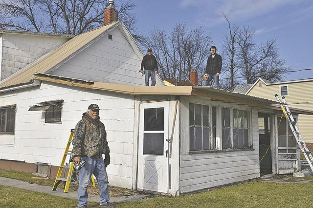 Breckenridge vet receives home repairs at no cost | Local News Stories
