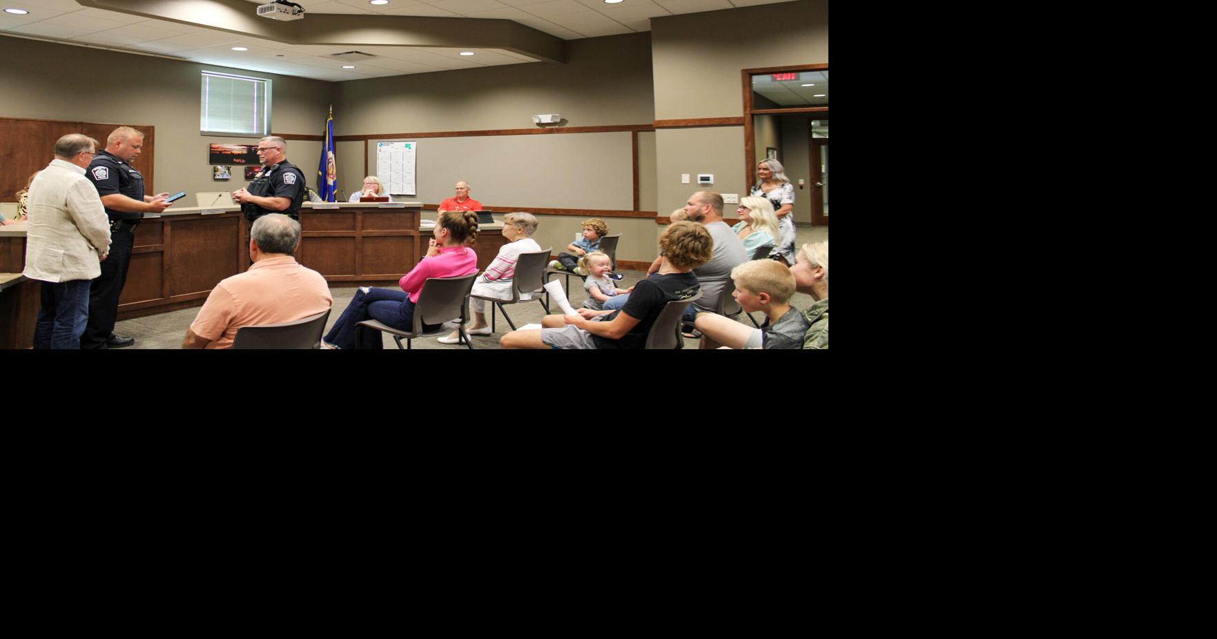 Breckenridge City Hall erupts in applause for retiring officer Local