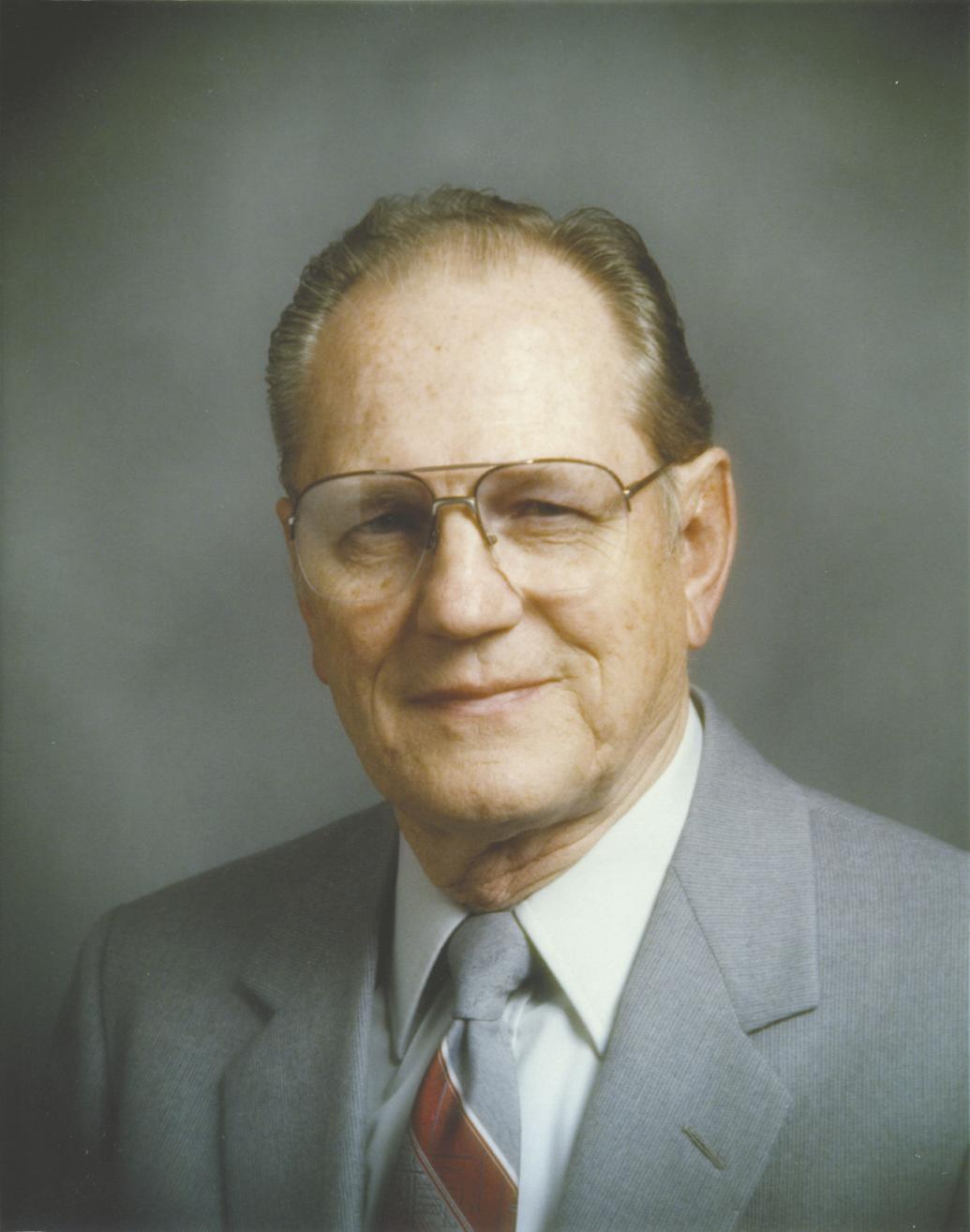 Dr. Wendell H. Wall, 97 | Obituaries | wahpetondailynews.com