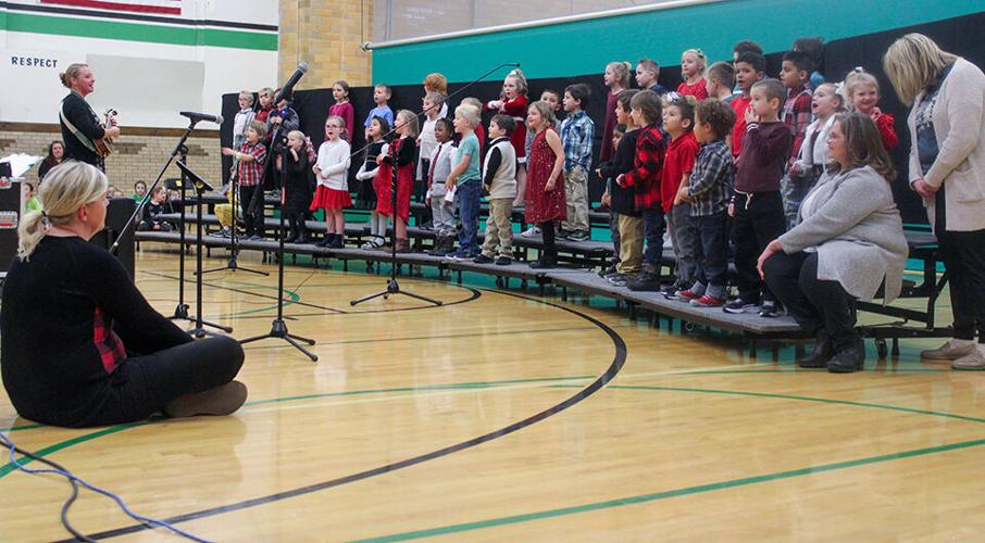 Breckenridge elementary brings Christmas cheer Local News Stories