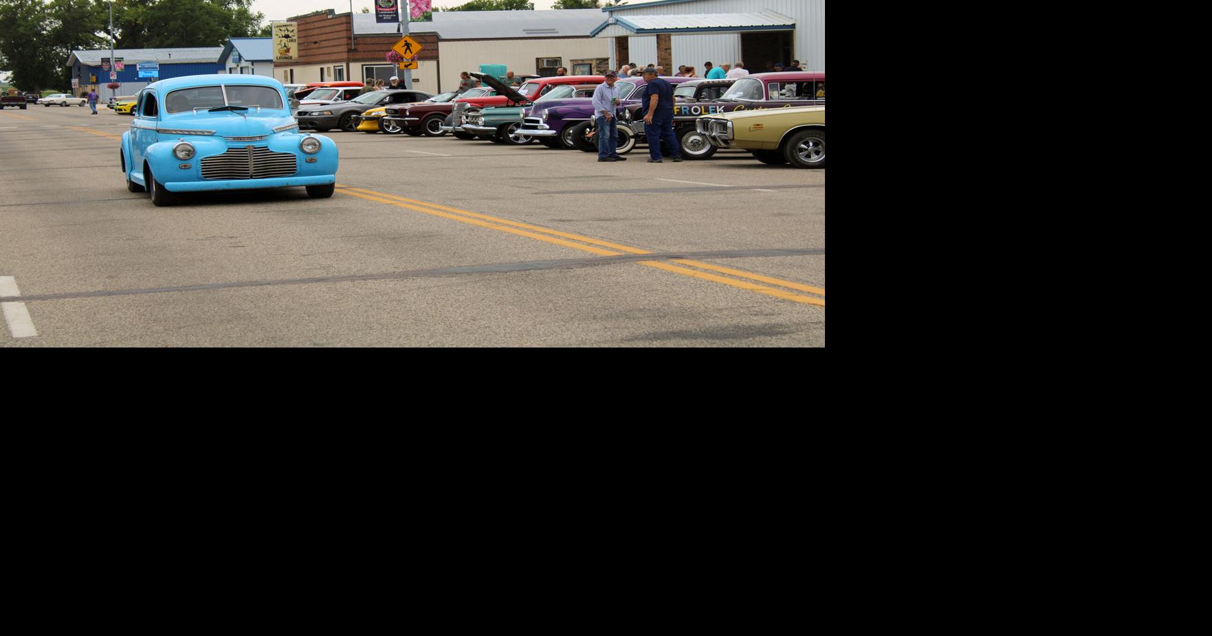 Classic cars line the streets of Lidgerwood News Monitor