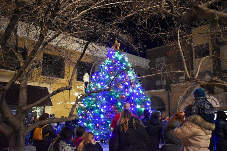 Wahpeton holiday tree lighting at Heritage Square Local News Stories