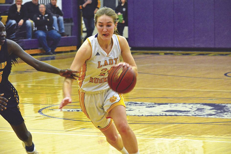 Huskies Come Through For Playoff Win Local Sports News