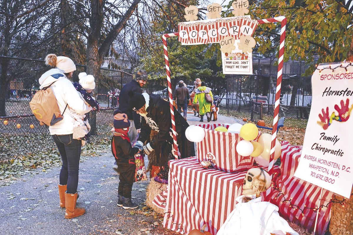 Chahinkapa Zoo Holds Its 25th Zooboo Local News Stories Wahpetondailynews Com
