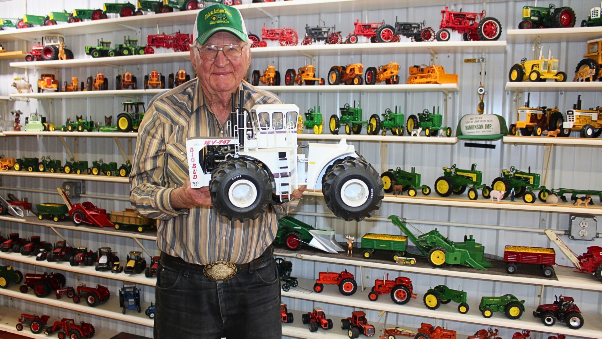 John Wisnewski\u2019s tiny tractors tell a big North Dakota story | News Monitor | wahpetondailynews.com