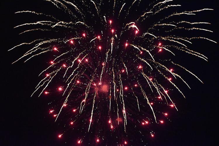 Dazzling fireworks show concludes Wahpeton's July 4 News