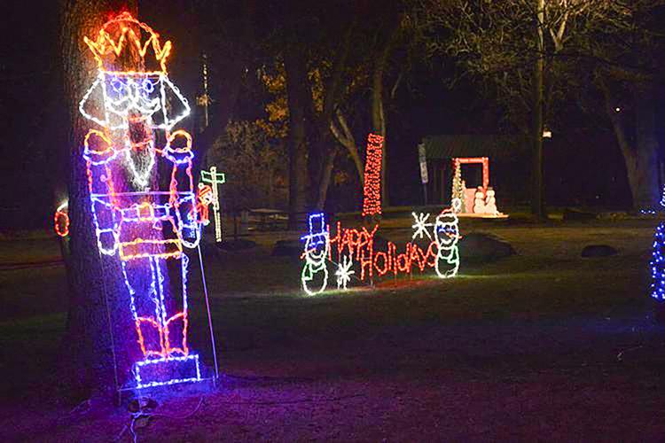 Holiday Lane, Wahpeton Christmas Tree return Tuesday Local News