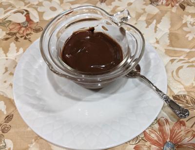 Vegan avocado chocolate pudding