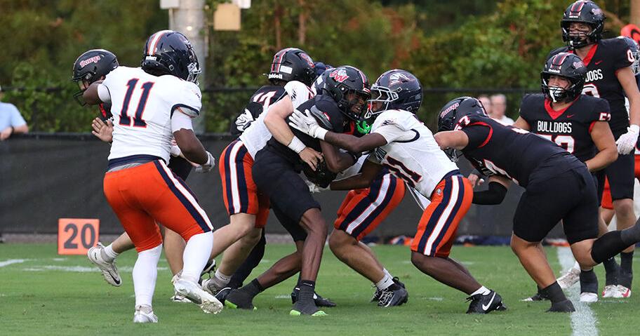 Valwood 38, George Walton 0: Dawgs come up empty against visiting Valiants
