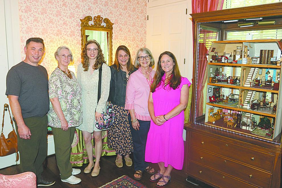 Dollhouse returns to old haunts