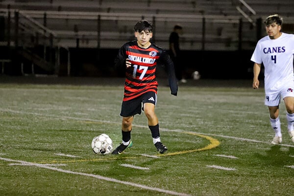 Murphy makes his presence known on pitch as freshman