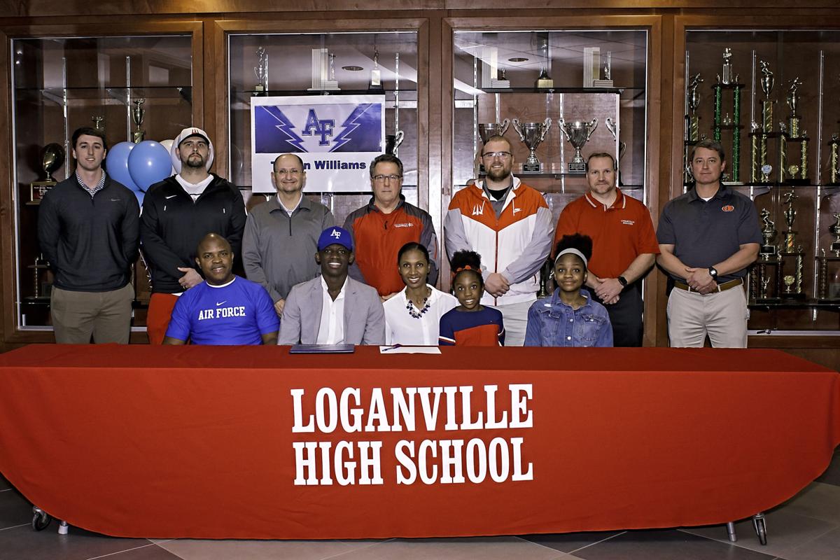 Trevon Williams inks with Air Force