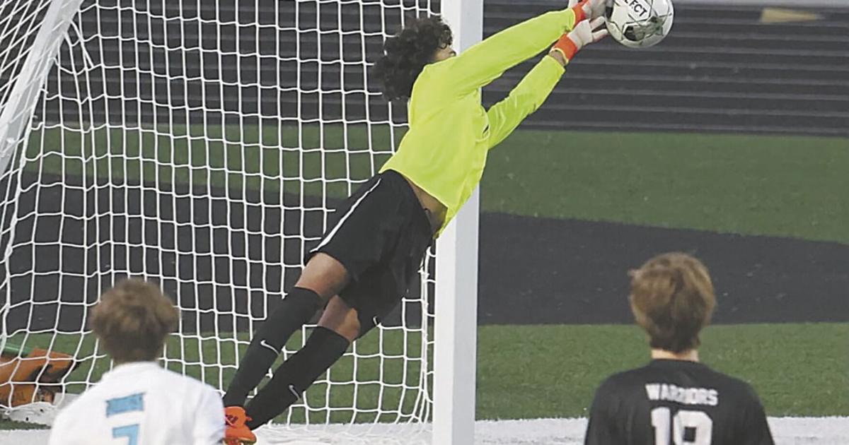 Loria led the Warriors from between the posts | Sports | waltontribune.com