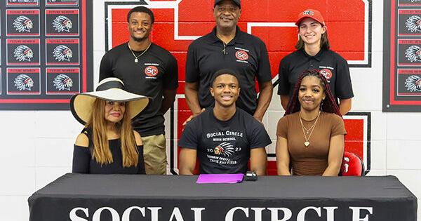 Scott signs with Fort Valley State University for track