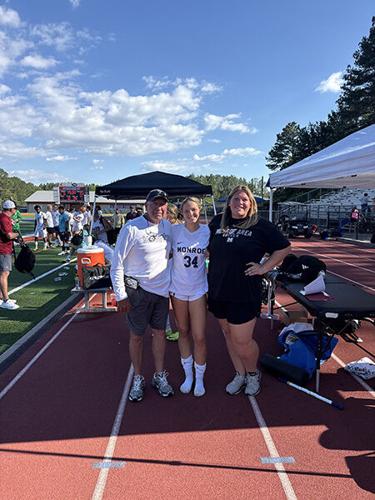 Wells breaks program scoring record, Caylor and Folsom lead team on run