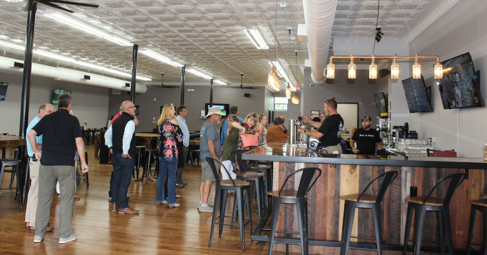 Bragging Rooster Celebrates Soft Opening | News | Warrenrecord.com