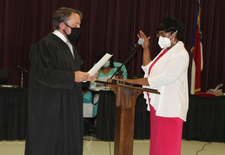 New board of education members take oaths of office | News ...