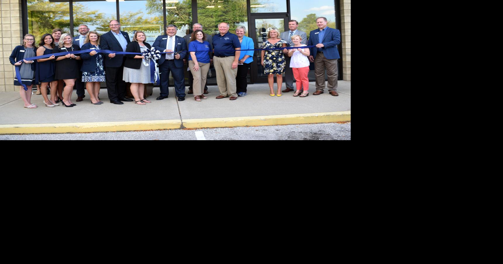 Springs Valley Bank and Trust celebrates grand opening Business