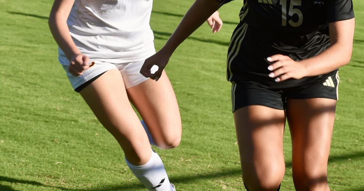 Lady Hatchets open with win