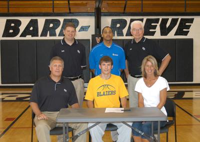 Hughes Signs To Play At Vincennes News Washtimesherald Com